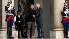 Entretien du Président de la République avec Volodymyr Zelensky, Président de (...)