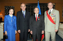 Mme Yoko Tsukasa (actrice, épouse de M. Aizawa), M. Le Lidec, Ambassadeur de France, M. Aizawa, Général Kelche, Grand Chancelier.