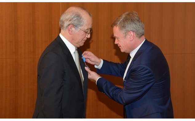 MM. Norihiro Fukui et Laurent Pic, ambassadeur de France au Japon